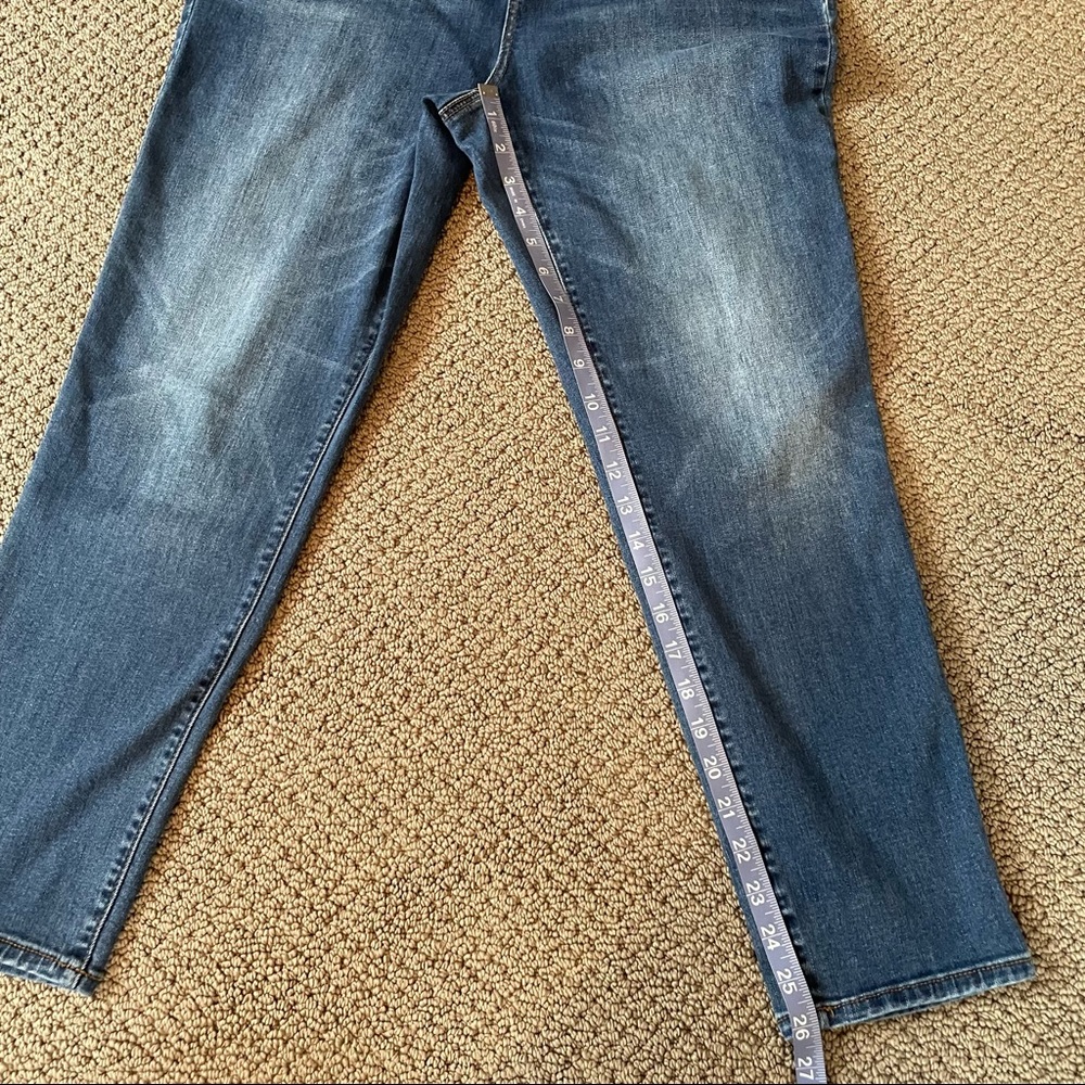 Chico's the Platinum High Rise Ankle Medium Wash Denim Blue Jeans Size 2 - Picture 7 of 11